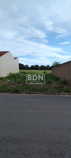 Lote/Terreno de 250m² no bairro Vila Maria, em Tambaú | Eu Corretor