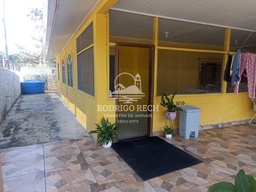 Casa de 2 quartos, no bairro Guaraguaçu, em Pontal do Paraná | Eu Corretor