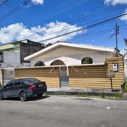 Casa de 3 quartos, no bairro Parque Dez de Novembro, em Manaus | Eu Corretor